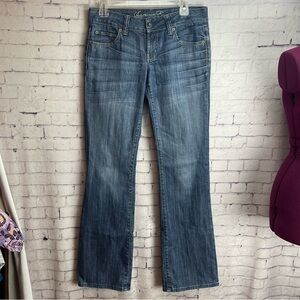 American Eagle Outfitters AE size 6 long favorite boyfriend jeans